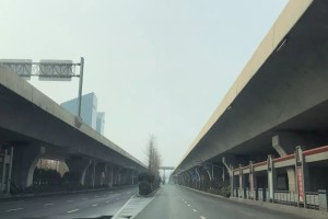 郑州封城几天了，疫情下的城市与人心