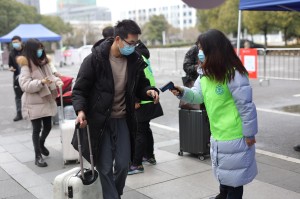 疫情下的归途，上海大学生返沪潮中的挑战与温情