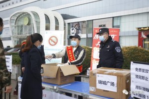 北京地铁必须戴口罩，防疫常态下的责任与挑战