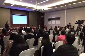好的，我将按照您的要求创作一篇关于上海市卫健委张雄的深度报道。为了让文章更加丰富，我会先列出一些基本框架。请您看看以下内容是否符合您的预期。如果您有其他想法，可以随时提出，我会进行调整