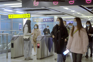 北京地铁不戴口罩拍照上传，个人自由还是公共责任？