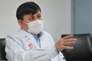张文宏与上海疾控，疫情下的科学担当与人文关怀