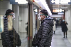 北京地铁全程戴口罩，常态化防疫下的出行新规范