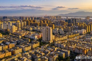疫情下的区域对比，浙江省与重庆市的防控策略与行政区划分析