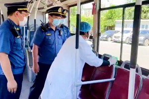 北京公交佩戴口罩，常态化防疫下的出行新规范