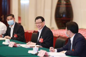 云南省委书记肩负疫情挑战与责任担当