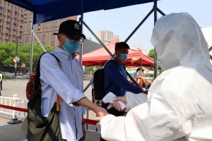 疫情下的郑州大学生，西安隔离政策如何影响他们的生活与学业
