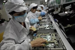 郑州富士康关闭，产业链震荡与地方经济的转型阵痛