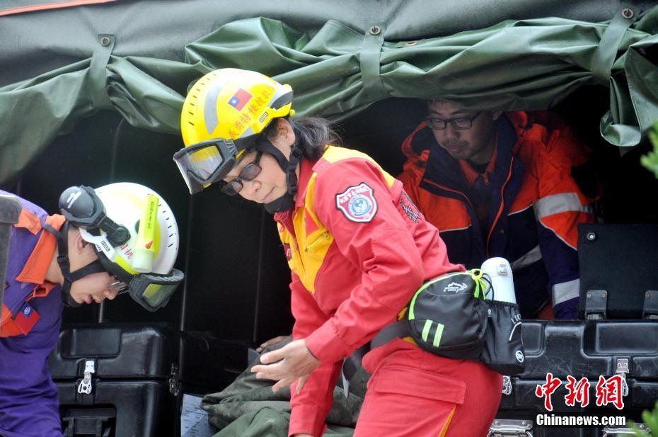 台湾地震解放军救援，跨越海峡的深情厚谊