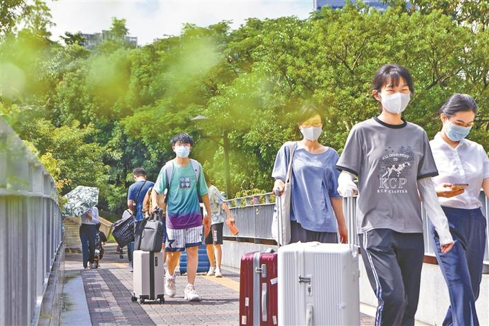 广州大学生返校，新学年的期待与挑战