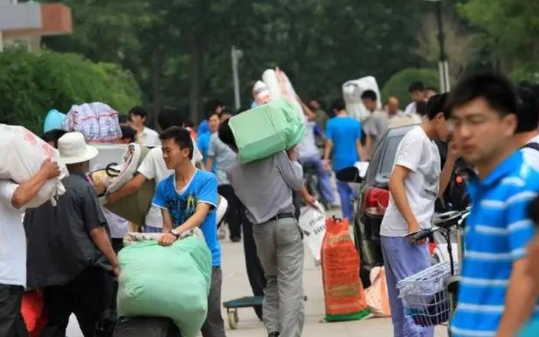 广州疫情下的大学生放假，挑战与机遇并存
