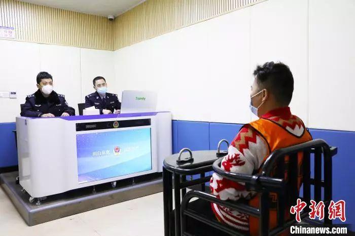 福建省新冠肺炎疫情通告下的防控措施与民众反应