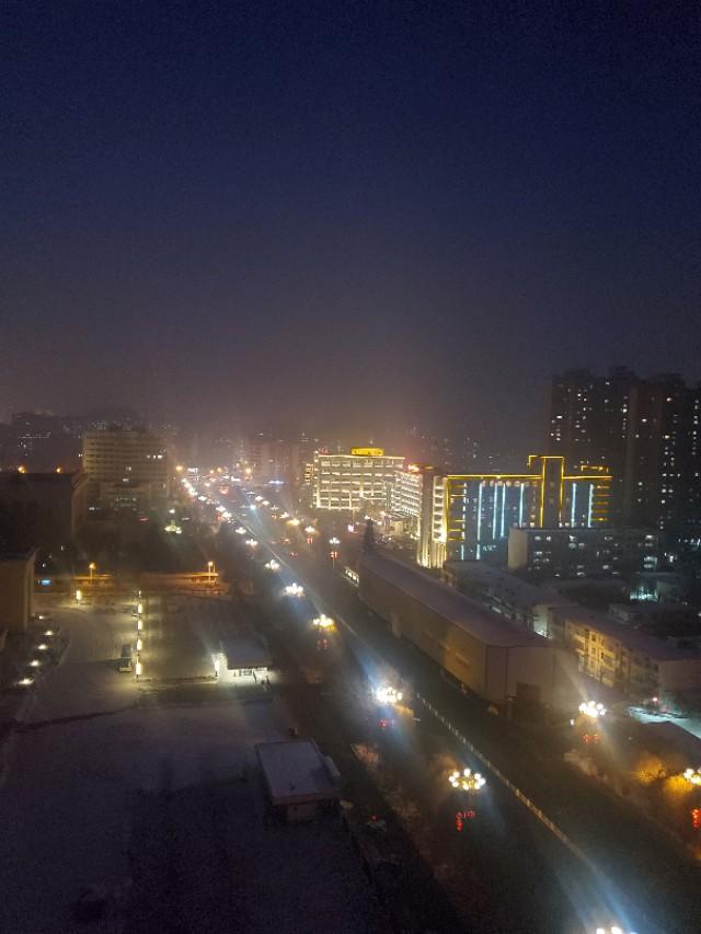 乌鲁木齐自治区疫情指挥部的坚守与担当