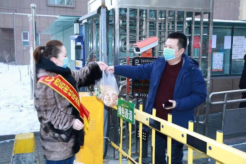 乌鲁木齐自治区疫情指挥部的坚守与担当
