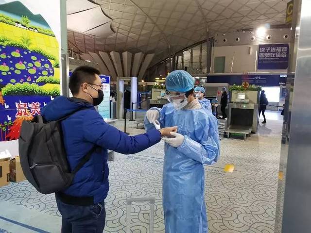 乌鲁木齐机场疫情防控指挥，筑牢空中门户的安全防线