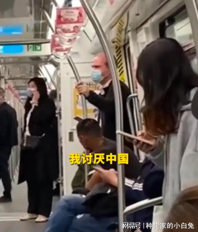 杭州地铁新规，未佩戴口罩乘车引发社会热议