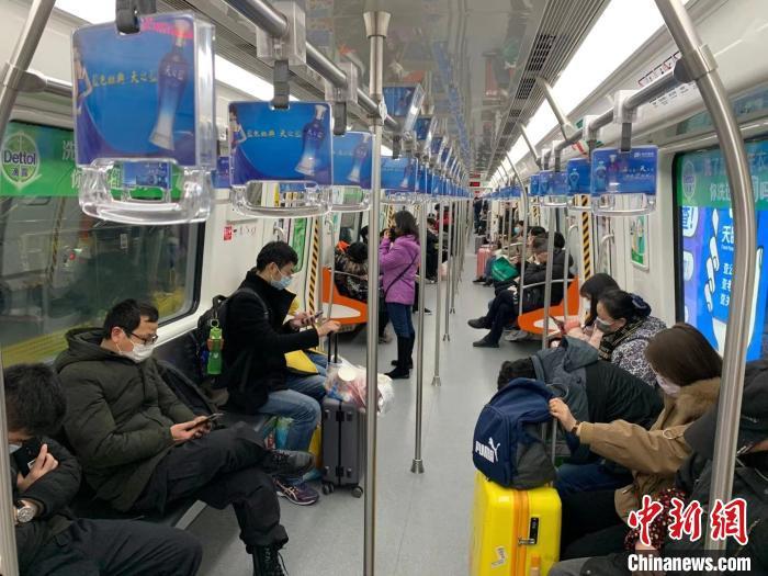 杭州地铁不戴口罩，后疫情时代的出行新变化