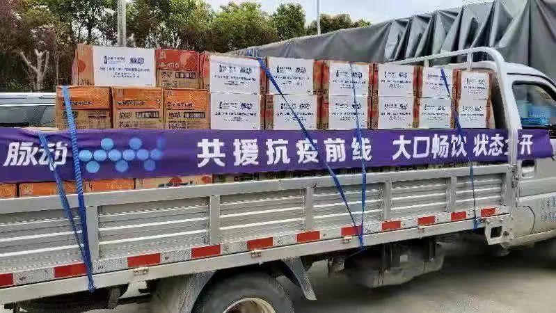 长春地铁2号线上的口罩风景，疫情下的城市脉动与集体记忆
