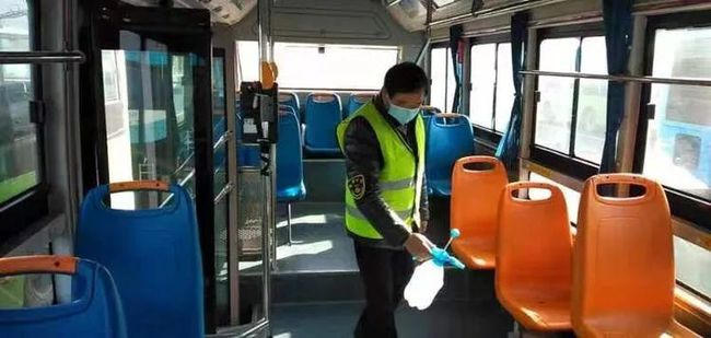 北京公交车戴口罩，城市防疫的缩影与反思