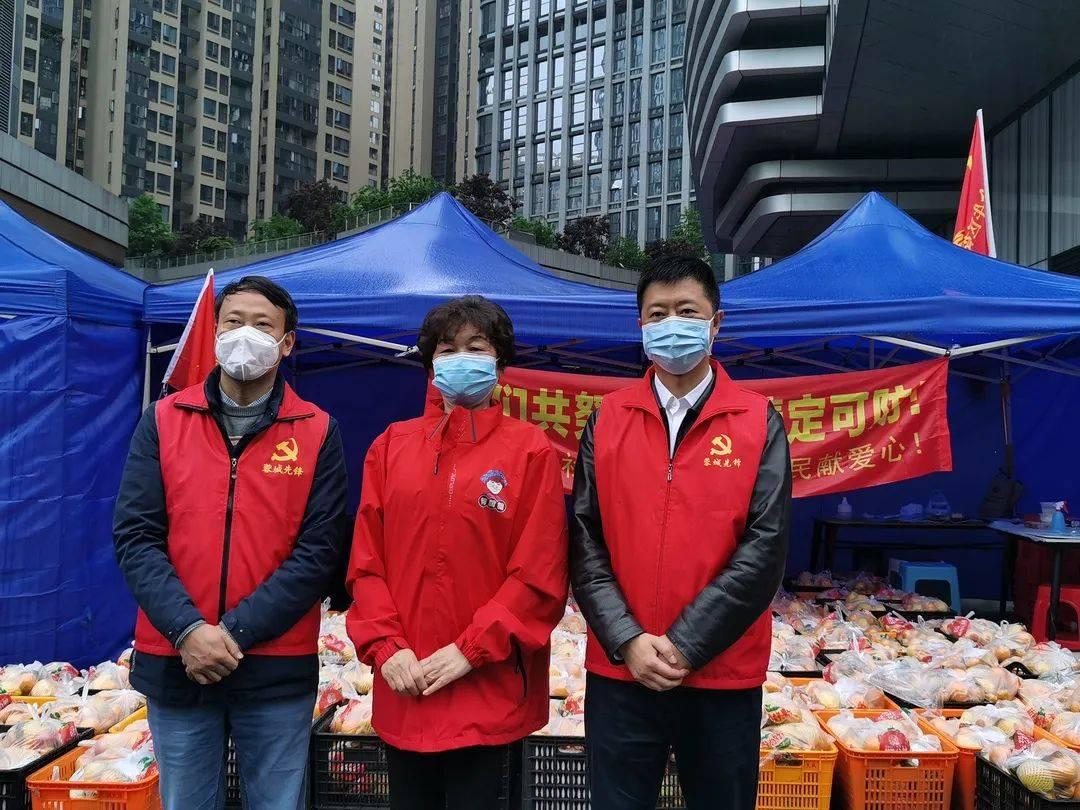 北京疫情与成都疫情对比，防控策略、社会反应与经验启示