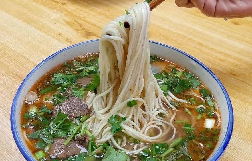 疫情下的北京兰州拉面，一碗面的温暖与坚守