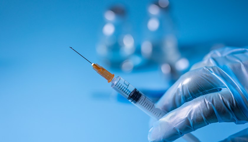 北京疫苗与重庆疫苗，双城抗疫的科技力量与区域协作