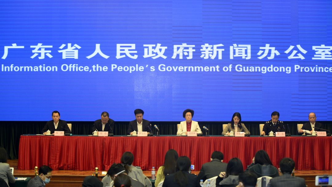 香港政府疫情防控措施的成效与挑战