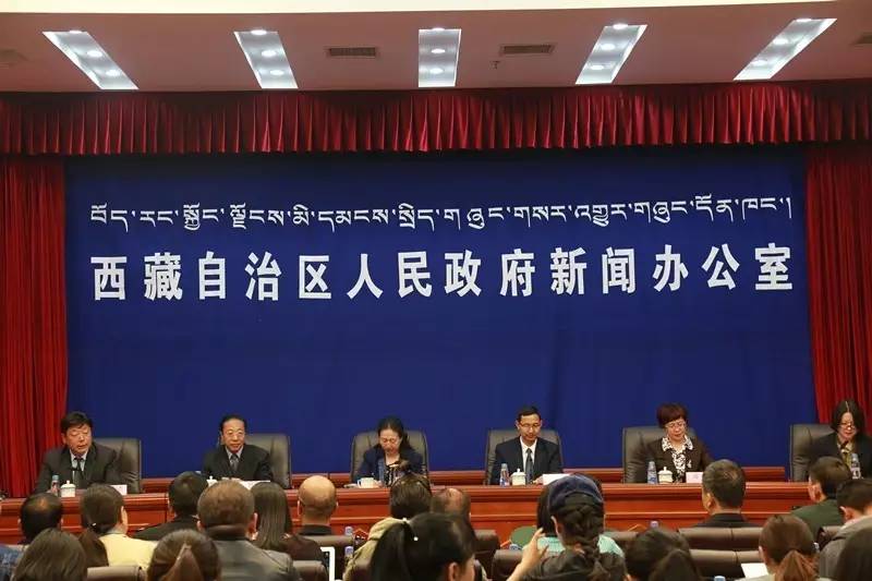 西藏自治区疾病预防控制中心主任，守护高原健康的守护者