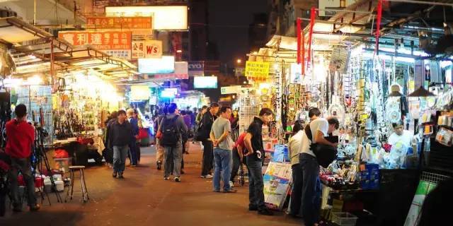 香港太原街，繁华都市中的市井风情