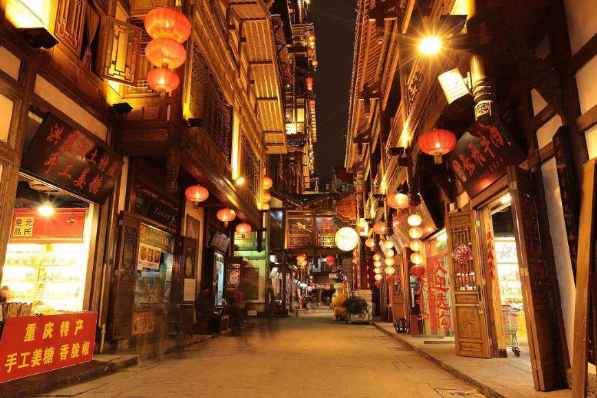 香港太原街，繁华都市中的市井风情