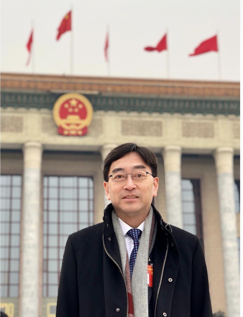 香港新冠疫情分布，区域差异、影响因素与防控策略