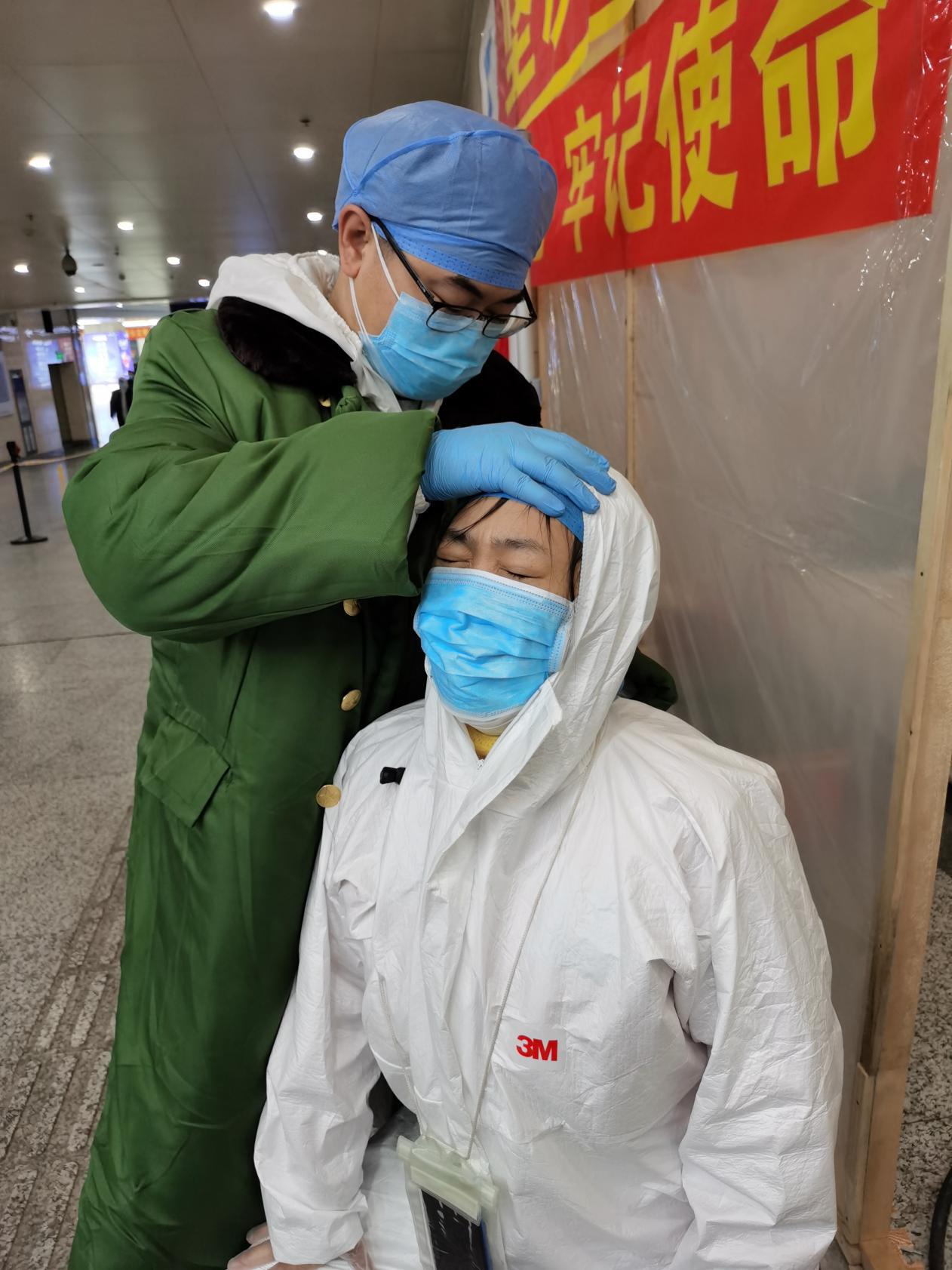 成都大学生在疫情中的坚守与成长
