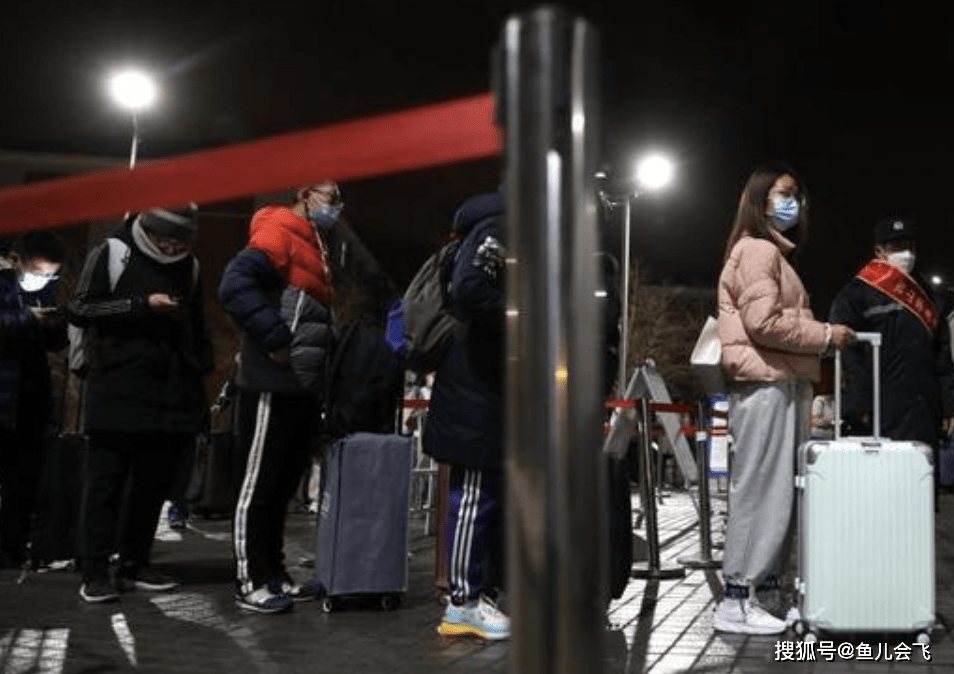 疫情下的郑州大学生，海口返乡政策与归途困境