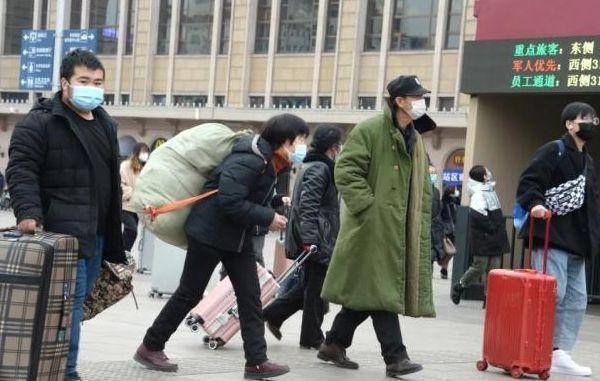 疫情下的郑州大学生，海口返乡政策与归途困境