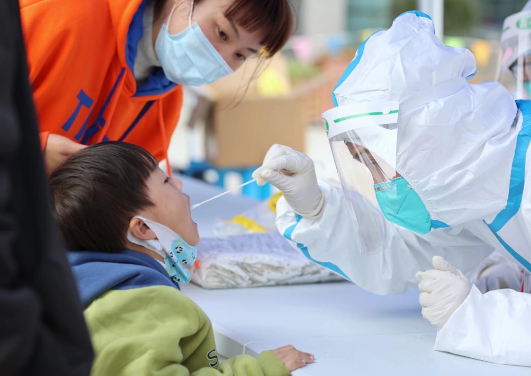 浙江省大学疫情期间的防控政策，措施、成效与启示