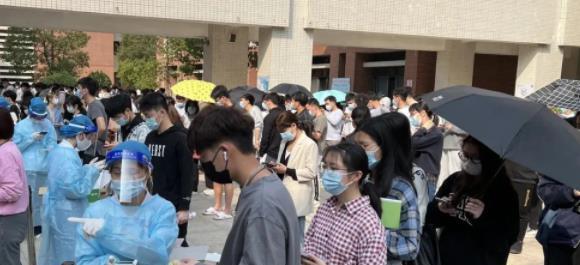 郑州大学学生返校，新学期的新气象与新挑战