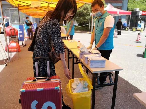 郑州大学学生返校，新学期的新气象与新挑战