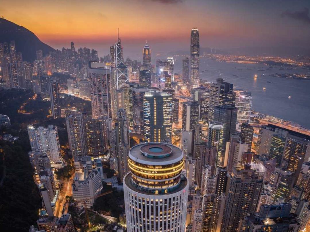 香港新情况，挑战与机遇下的转型之路
