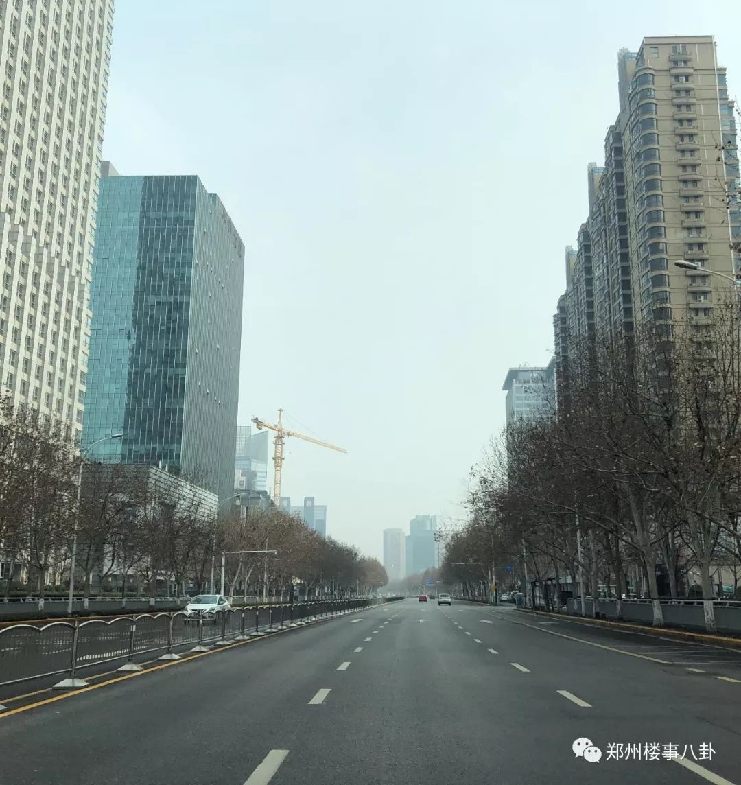 2020年疫情下的郑州，一座城市的坚守与重生