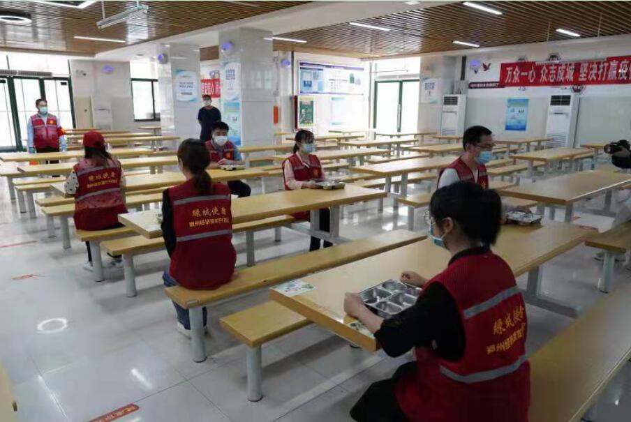 郑州各大商场暂停营业，疫情防控下的商业阵痛与转型契机