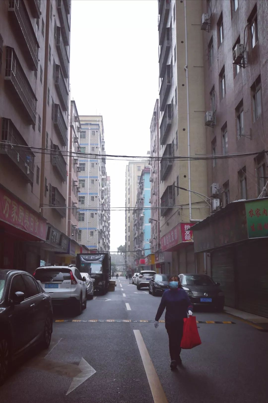 疫情下的郑州，坚韧与希望的城市图景