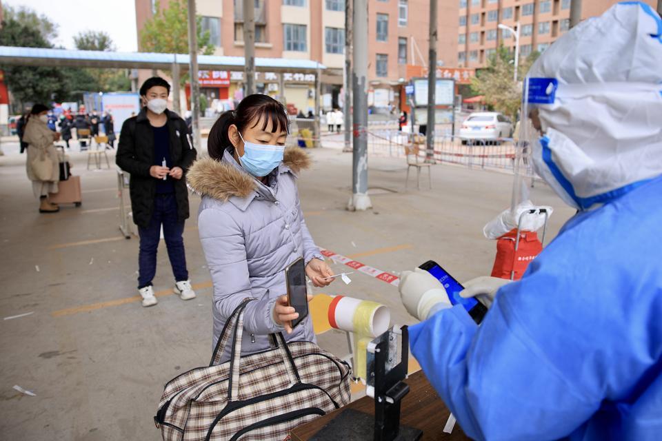 疫情下的郑州商场现状与济南商场营业情况对比，防疫与复工的双重挑战