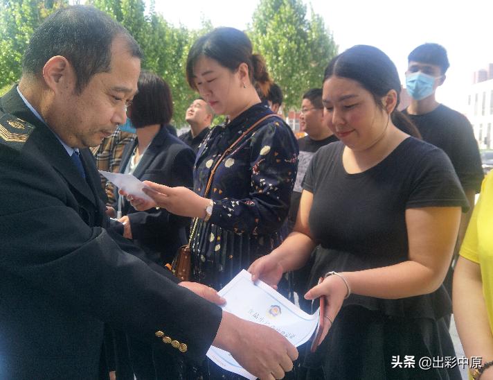 郑州商场疫情营业时间调整，应对挑战与保障民生
