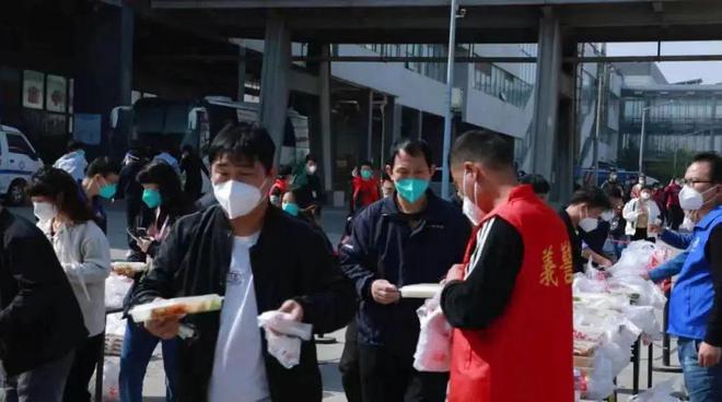 郑州云贵川血战富士康，一场疫情下的劳务工生存抗争实录
