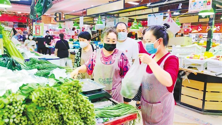 甘肃兰州疫情防控政策的实践与挑战，筑牢防线，保障民生