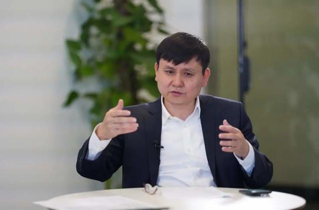 张文宏出任上海市卫健委副主任，专业与责任的交汇点