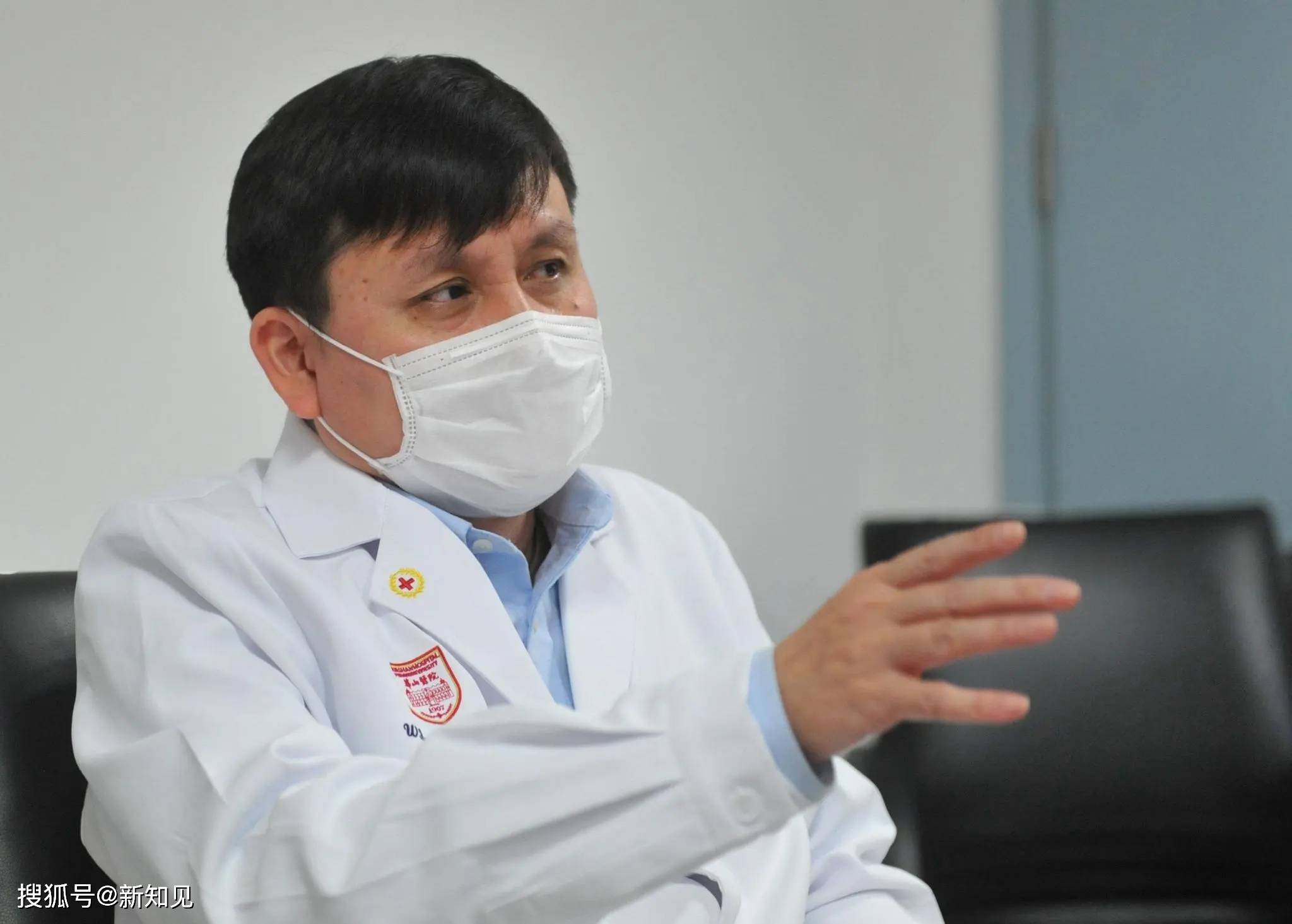 张文宏与上海疾控，疫情下的科学担当与人文关怀