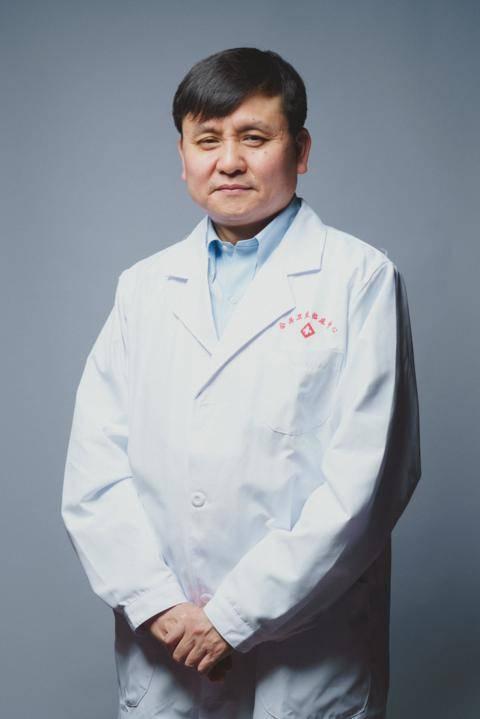 张文宏与上海疾控，疫情下的科学担当与人文关怀