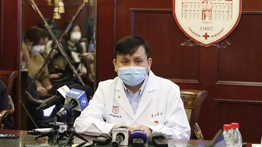 张文宏与上海疾控，疫情下的科学担当与人文关怀