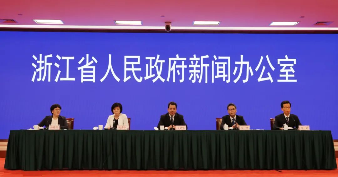 浙江省疫情数据分析与防控措施探讨